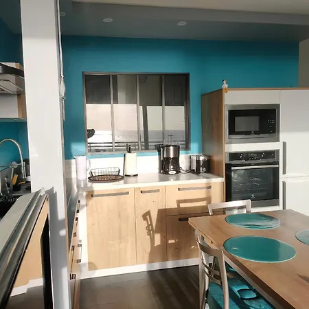 Apartment 4 Pers, Terrasse, Parking, Animaux Admis, A 50m De La - Fr-1-323-449 *